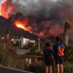 Continua l’eruzione del Cumbre Vieja: quasi 1.000 edifici distrutti, il delta di lava si estende nell’oceano per 17 ettari – FOTO