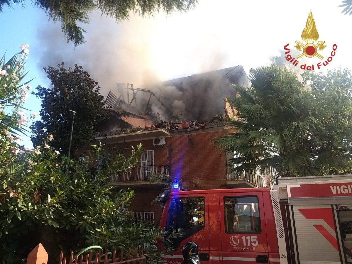 esplosione incendio roma