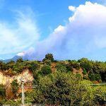 Etna, nuova eruzione in corso: boati e fontana di lava al Cratere di Sud-Est, nube eruttiva alta 9000 metri [FOTO e VIDEO LIVE]