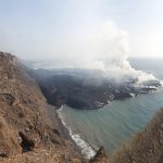 Eruzione del vulcano Cumbre Vieja a La Palma: la lava continua a riversarsi in mare, il “delta” si avvicina ai 20 ettari [FOTO]