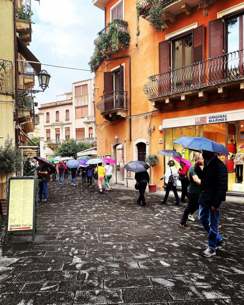 etna eruzione cenere taormina