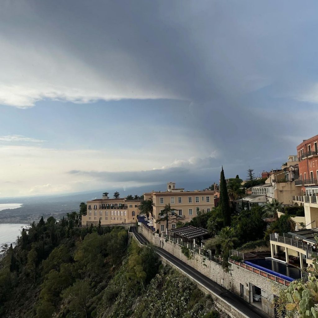 etna eruzione cenere taormina