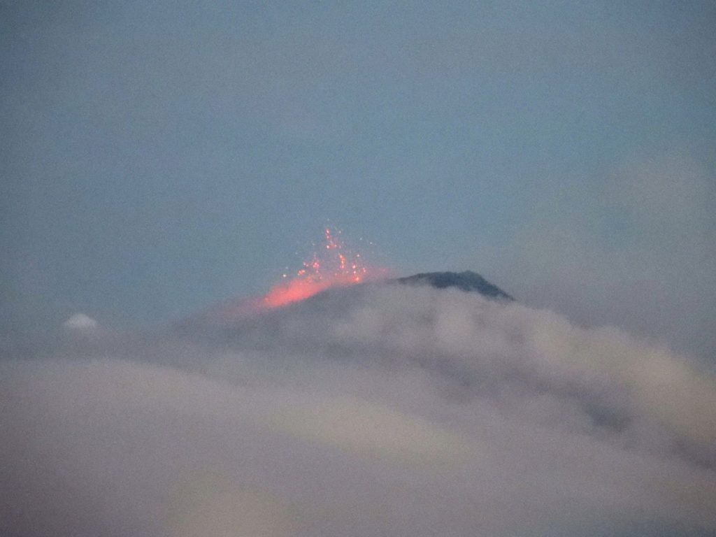 etna stamattina anelli di fumo