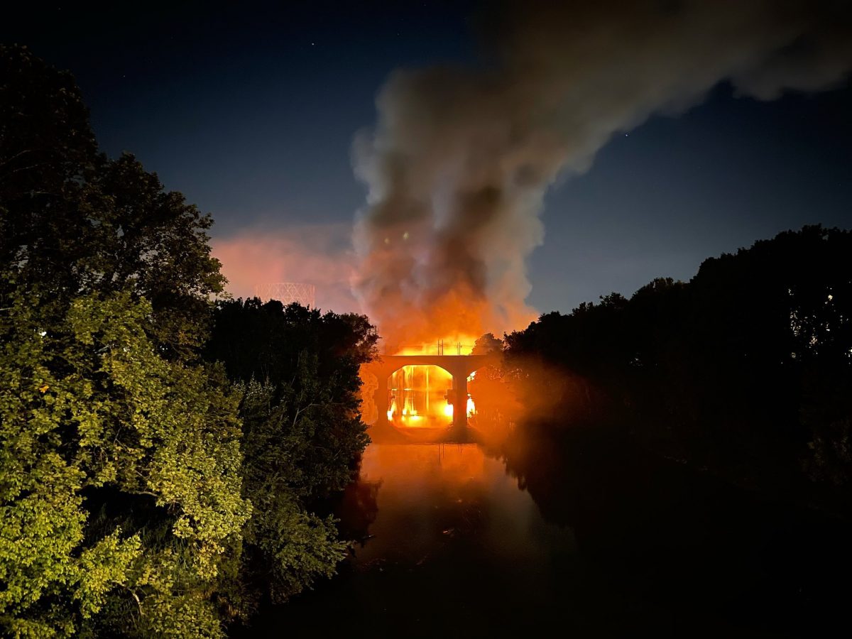 incendio ponte di ferro roma