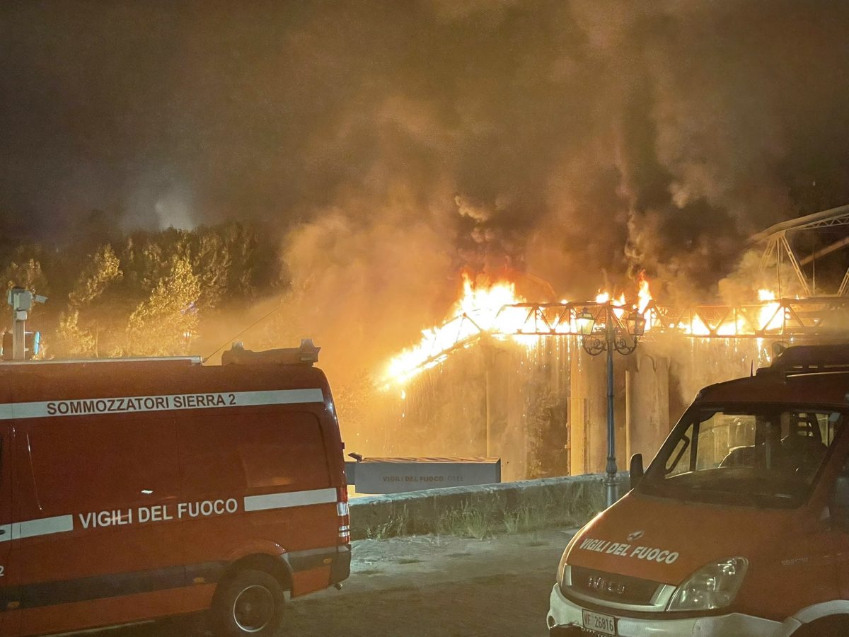 incendio ponte di ferro roma