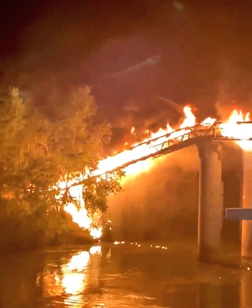 incendio ponte di ferro roma