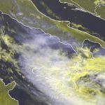 Allerta Meteo, il Medicane Apollo è un “mostro” di 1ª categoria sul mar Jonio: il maltempo si estende anche alla Calabria – LIVE