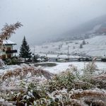 Maltempo, prima neve di stagione a Livigno: temperatura fino a -0,7°C – FOTO