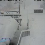 Maltempo, risveglio imbiancato sulle Alpi piemontesi: fitta nevicata ricopre Sestriere e Pragelato [FOTO]