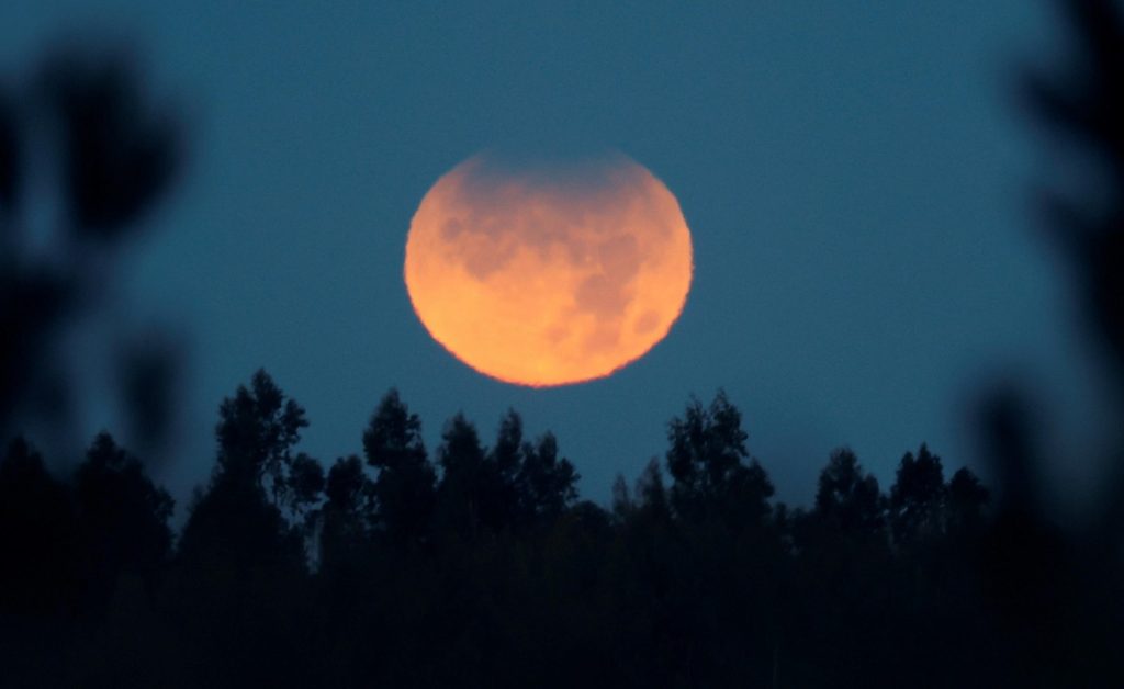 eclissi lunare parziale