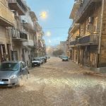 Maltempo in Sicilia, punte di 57mm ad Agrigento: strade crollate ed esondazioni – FOTO e VIDEO