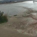 Maltempo in Sicilia, allagamenti, strade crollate e voragini a Licata: devastata la SS115 – FOTO