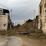 Maltempo, Sicilia in ginocchio per il Ciclone Blas: allagamenti, frane e voragini dal Palermitano all’Agrigentino, evacuazioni – FOTO