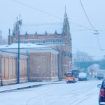 Meteo, freddo e forte nevicata a Vienna: prima neve sulla capitale dell’Austria – FOTO