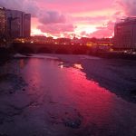 Ultimo tramonto di novembre infuocato al Nord: da Genova a Torino il cielo si è tinto di rosso [FOTO]