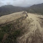 Catastrofica eruzione in Indonesia: il vulcano Semeru provoca 14 morti e decine di feriti, villaggio di Lumajang sommerso da lava e cenere [FOTO e VIDEO]