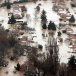 Forti piogge e nevicate nel nord della Spagna: fiumi esondati, allagamenti e frane in Navarra e nei Paesi Baschi, un morto – FOTO