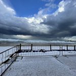 Freddo e maltempo, immagini suggestive dal Libano: la neve imbianca la spiaggia di Byblos [FOTO]