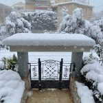 Meteo, ondata di freddo sul Mediterraneo orientale: tanta neve nella Grecia centrale, imbiancato anche il centro di Atene – FOTO e VIDEO