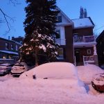 Meteo, nevicate da record paralizzano Toronto: auto sepolte e caos sulle strade – FOTO e VIDEO