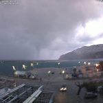 Meteo, spettacolo in Grecia: tornado tra la neve sull’isola di Andros, alle Cicladi – FOTO e VIDEO