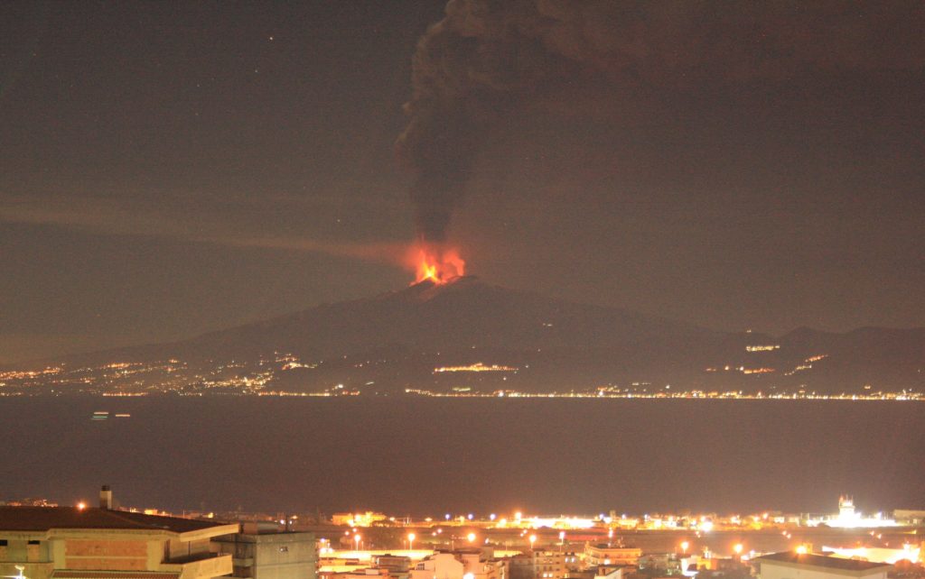 eruzione etna 10 febbraio 2022