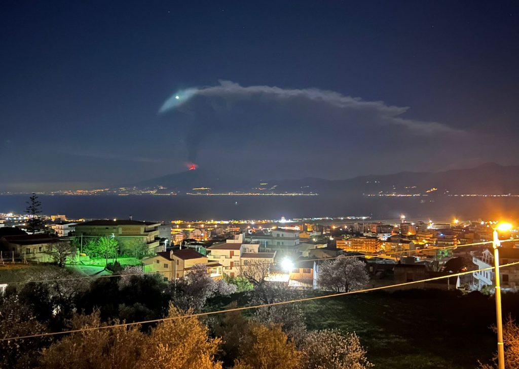 eruzione etna 10 febbraio 2022