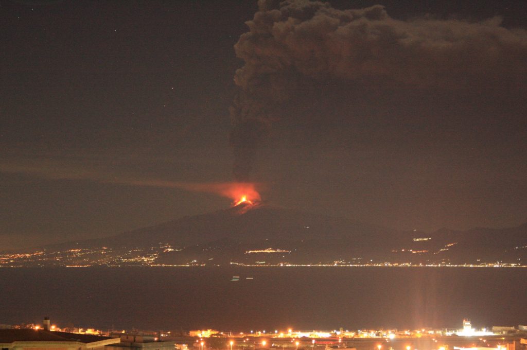 eruzione etna 10 febbraio 2022