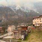 Incendi a Longarone: dichiarato lo stato di crisi, la situazione sta lentamente migliorando | FOTO