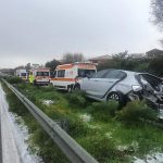 Maltempo sulla Sicilia orientale, intensa grandinata sulla A18 Messina-Catania: tamponamento a catena, diversi feriti | FOTO