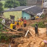 Maltempo Brasile: piogge torrenziali e frane flagellano Rio de Janeiro, almeno 14 morti | FOTO