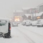 Maltempo, torna la neve in Valle d’Aosta: bufere in quota, fiocchi anche nel capoluogo | FOTO e VIDEO