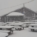 Maltempo, torna la neve in Valle d’Aosta: bufere in quota, fiocchi anche nel capoluogo | FOTO e VIDEO