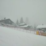 Maltempo, torna la neve in Valle d’Aosta: bufere in quota, fiocchi anche nel capoluogo | FOTO e VIDEO