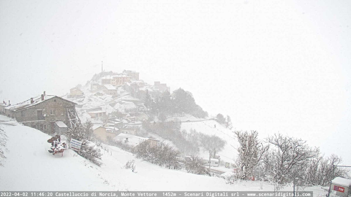 neve umbria castelluccio norcia