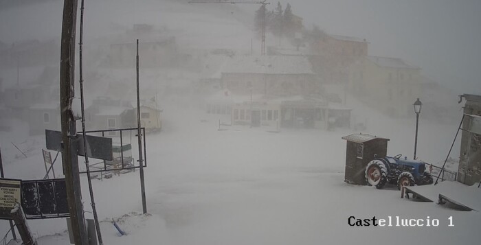 neve umbria castelluccio norcia