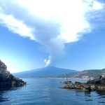 Etna, enorme nube di vapore dal vulcano: uno spettacolo provocato dal meteo estremo | FOTO