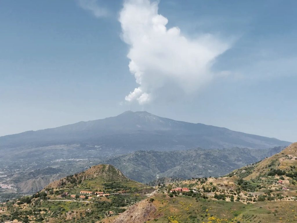 etna oggi