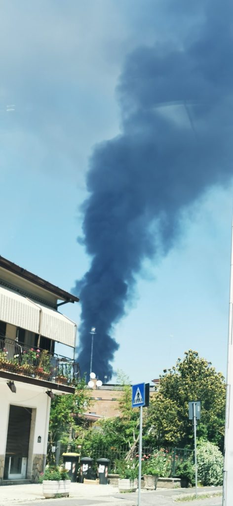 incendio roma monterotondo scalo