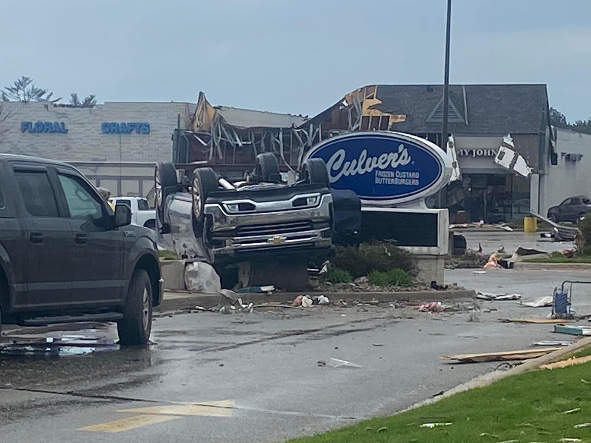 tornado michigan