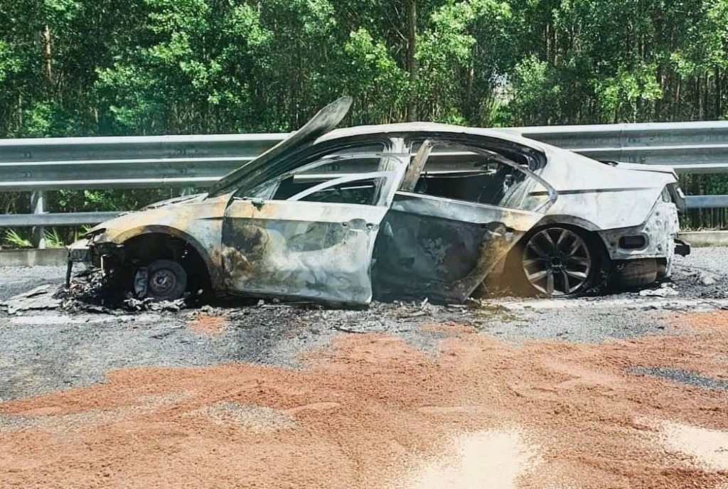 auto fiamme a2 salerno reggio calabria