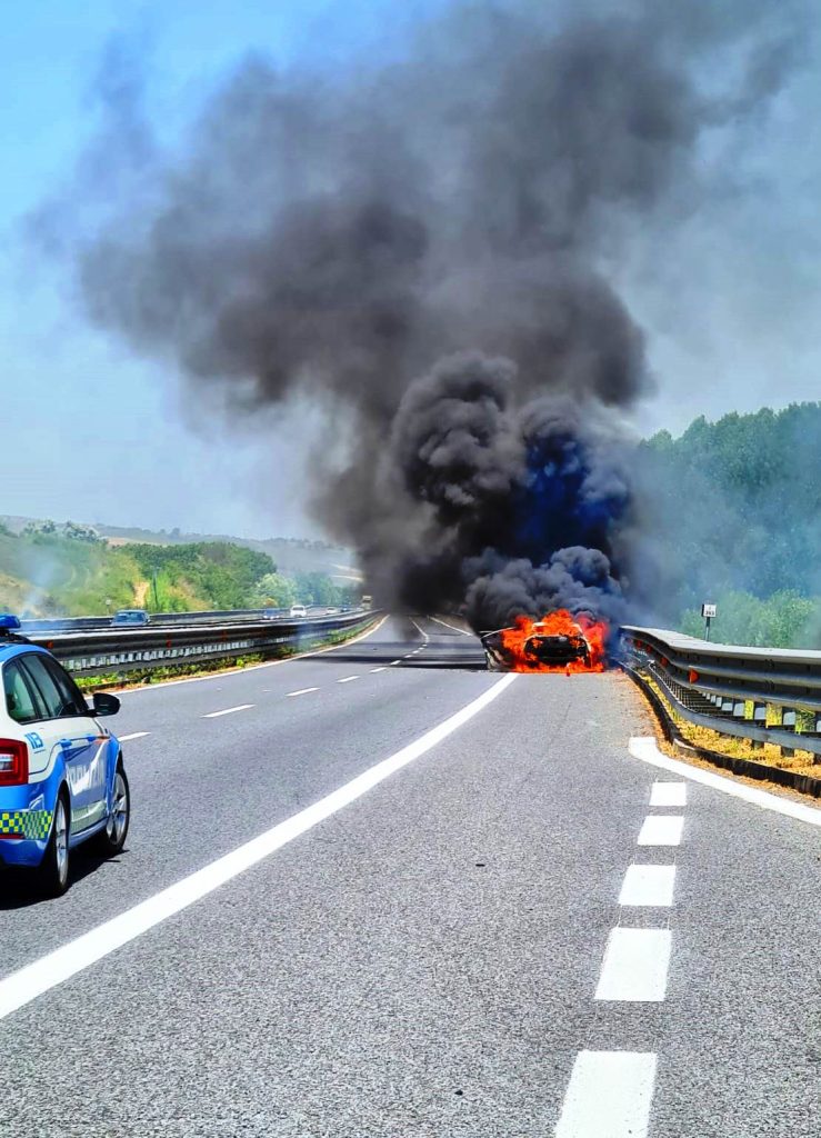 auto fiamme a2 salerno reggio calabria