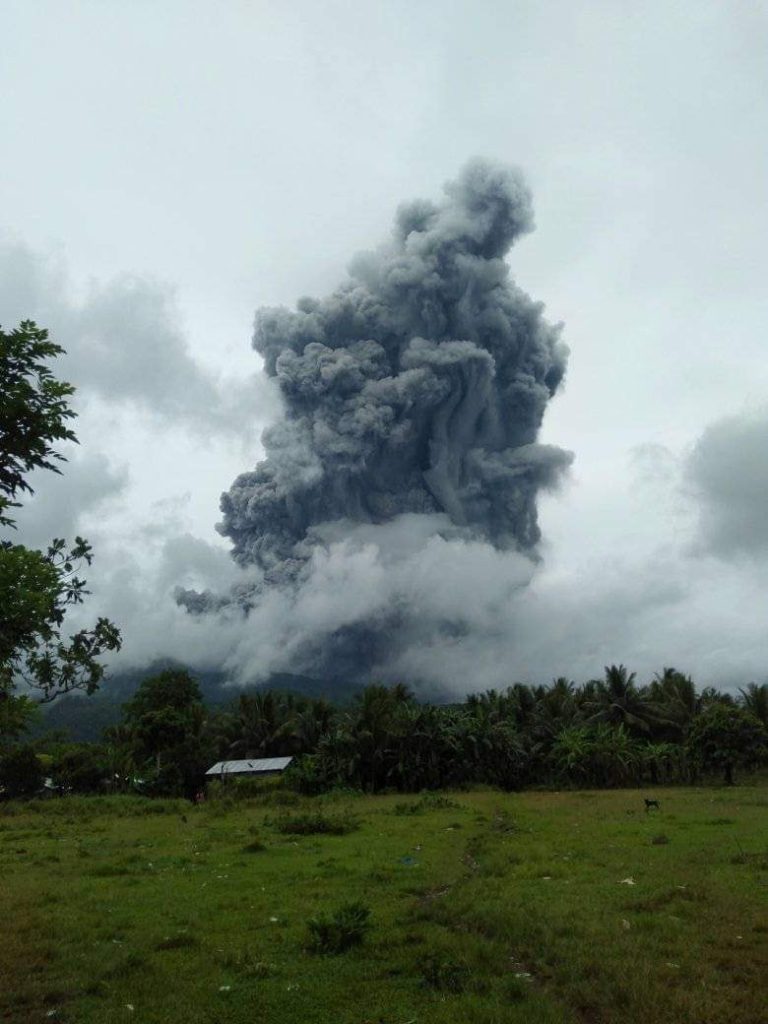 eruzione vulcano bulusan filippine