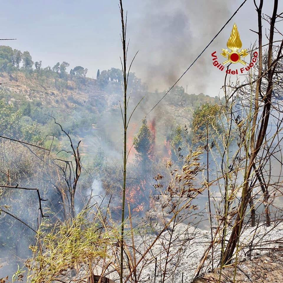 incendio grammichele sicilia