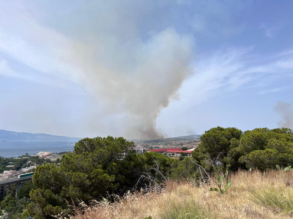 incendio reggio calabria