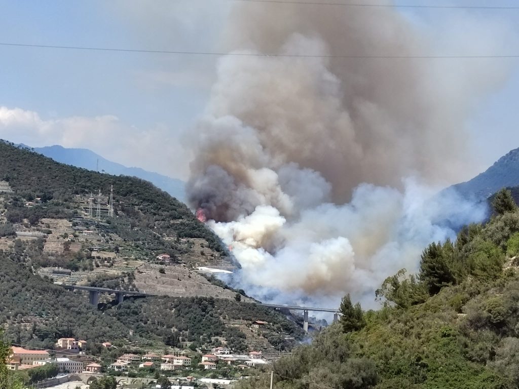 incendio taggia liguria