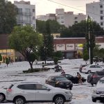 Messico, intensa grandinata imbianca Mixcoac: crolla tetto di un supermercato | FOTO e VIDEO