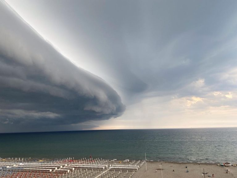 shelf cloud