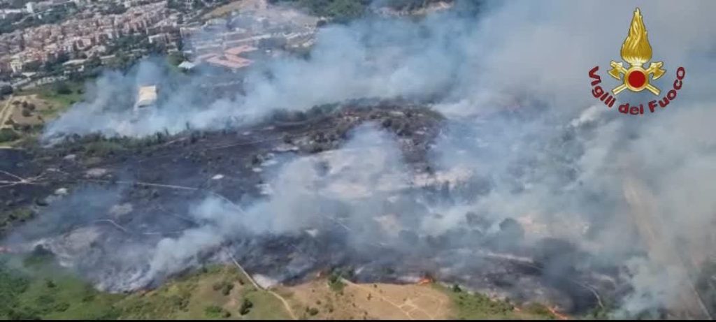 incendio pineta sacchetti roma