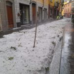 Maltempo, pioggia e grandine in Emilia Romagna: accumuli di ghiaccio a Bardi e Bedonia | FOTO e VIDEO